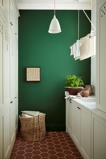 Portland Stone - Pale 155, Dark Brunswick Green 88, Portland Stone - Light 281