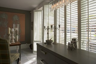 jasno_shutters_wit_woonkamer_breed_raam