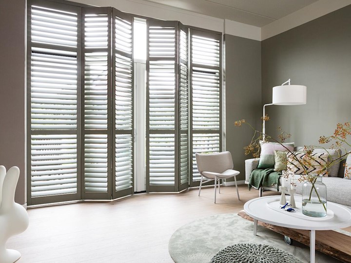 shutters silentview moss grey woonkamer openslaande deuren vtwonen blog impressie